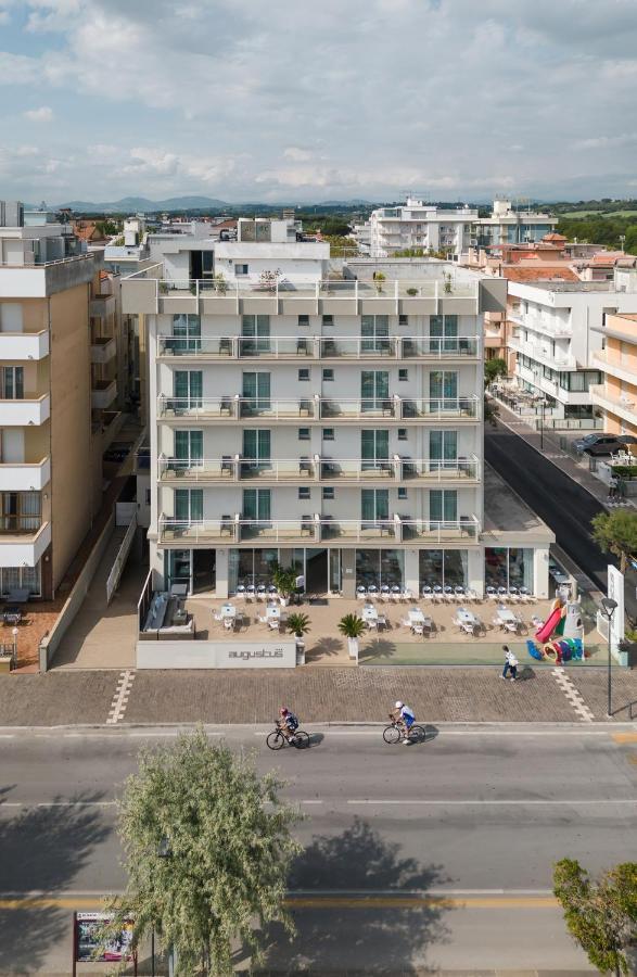 Hotel Augustus- Davanti A Noi C'E Solo Il Mare Misano Adriatico Exterior foto