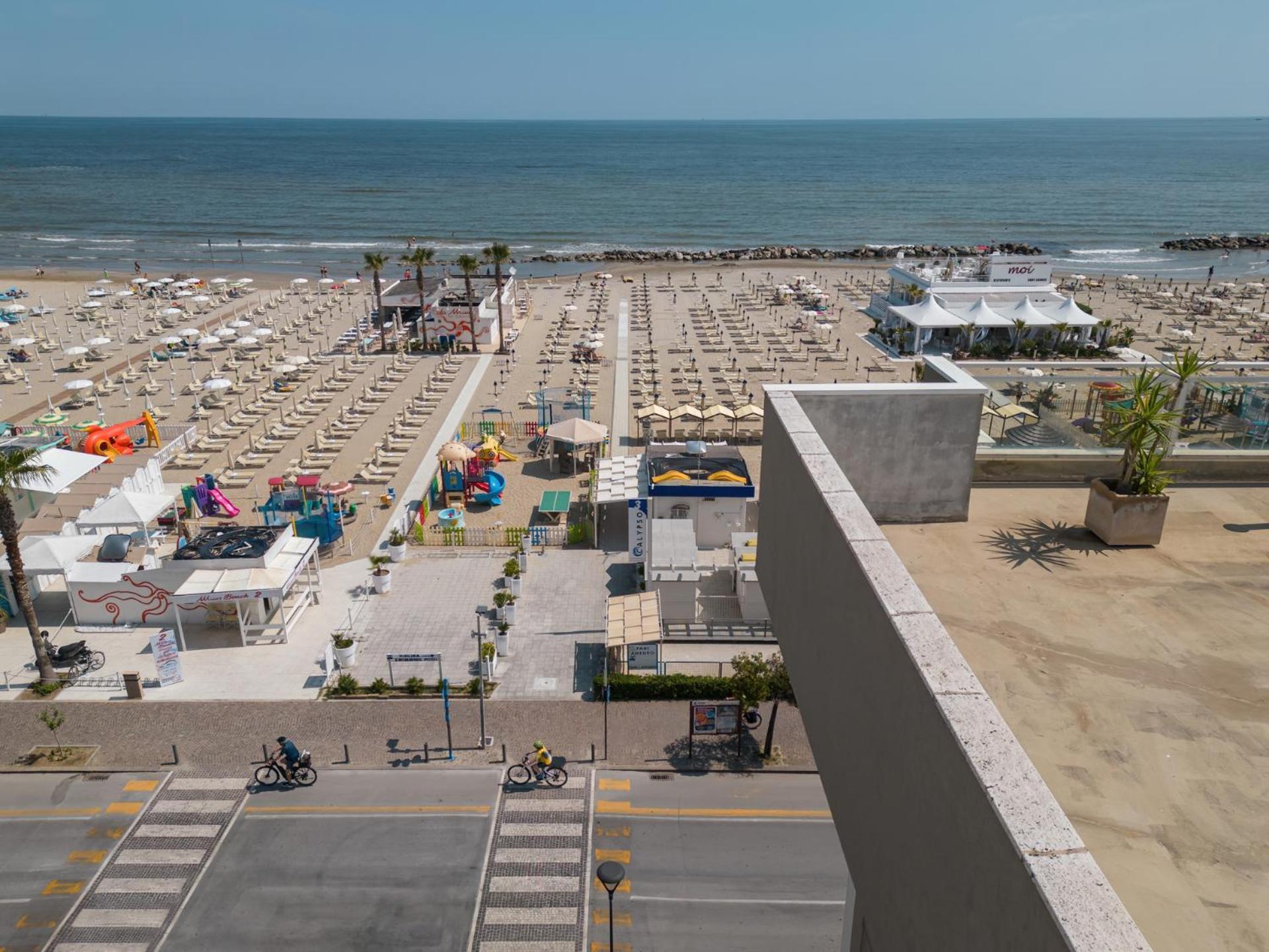 Hotel Augustus- Davanti A Noi C'E Solo Il Mare Misano Adriatico Exterior foto